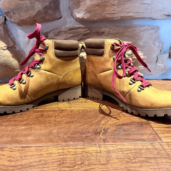 Timberland Women's Lace-Up Tan Boots with Red Accents - Picture 2 of 8